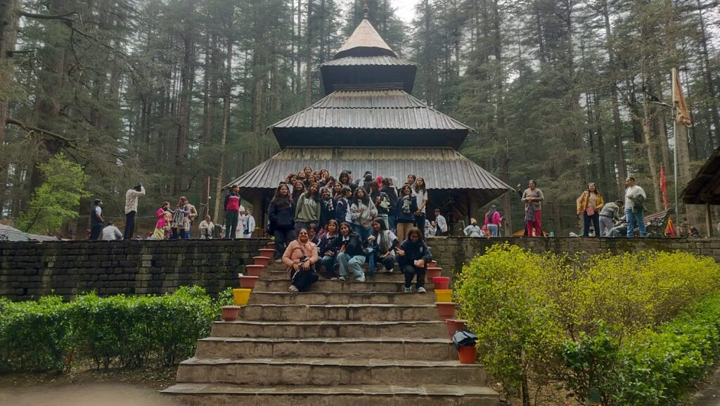 Grade 9 students of Vantage Hall on annual trip to Manali - best girls boarding school in Dehradun