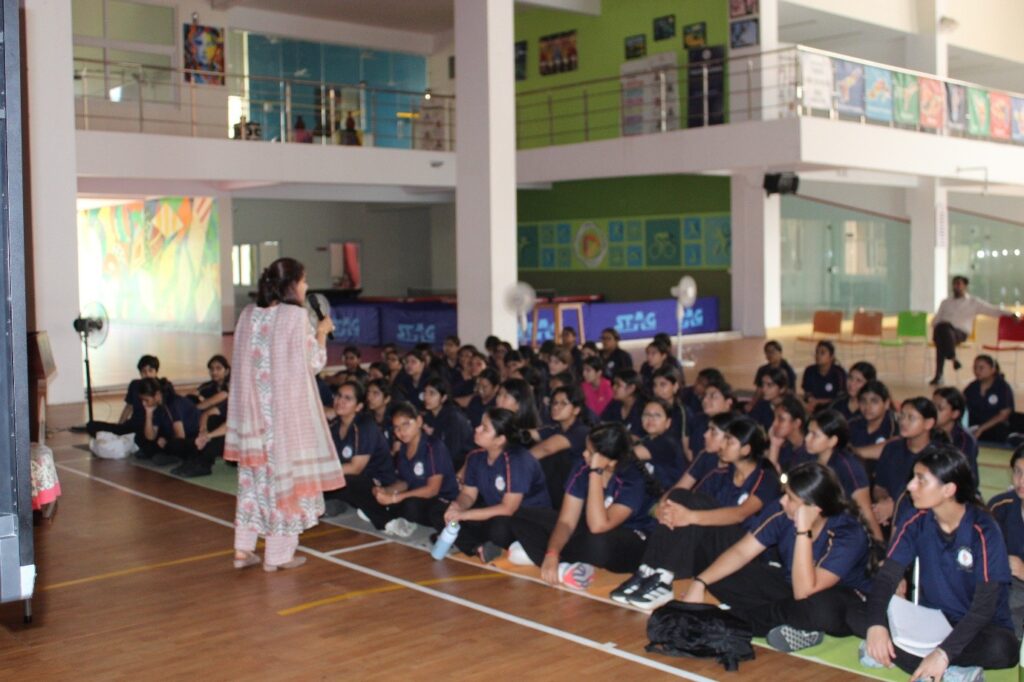 Ms. Sona facilitating the Univariety career readiness workshop at Vantage Hall - best girls boarding school in Dehradun India